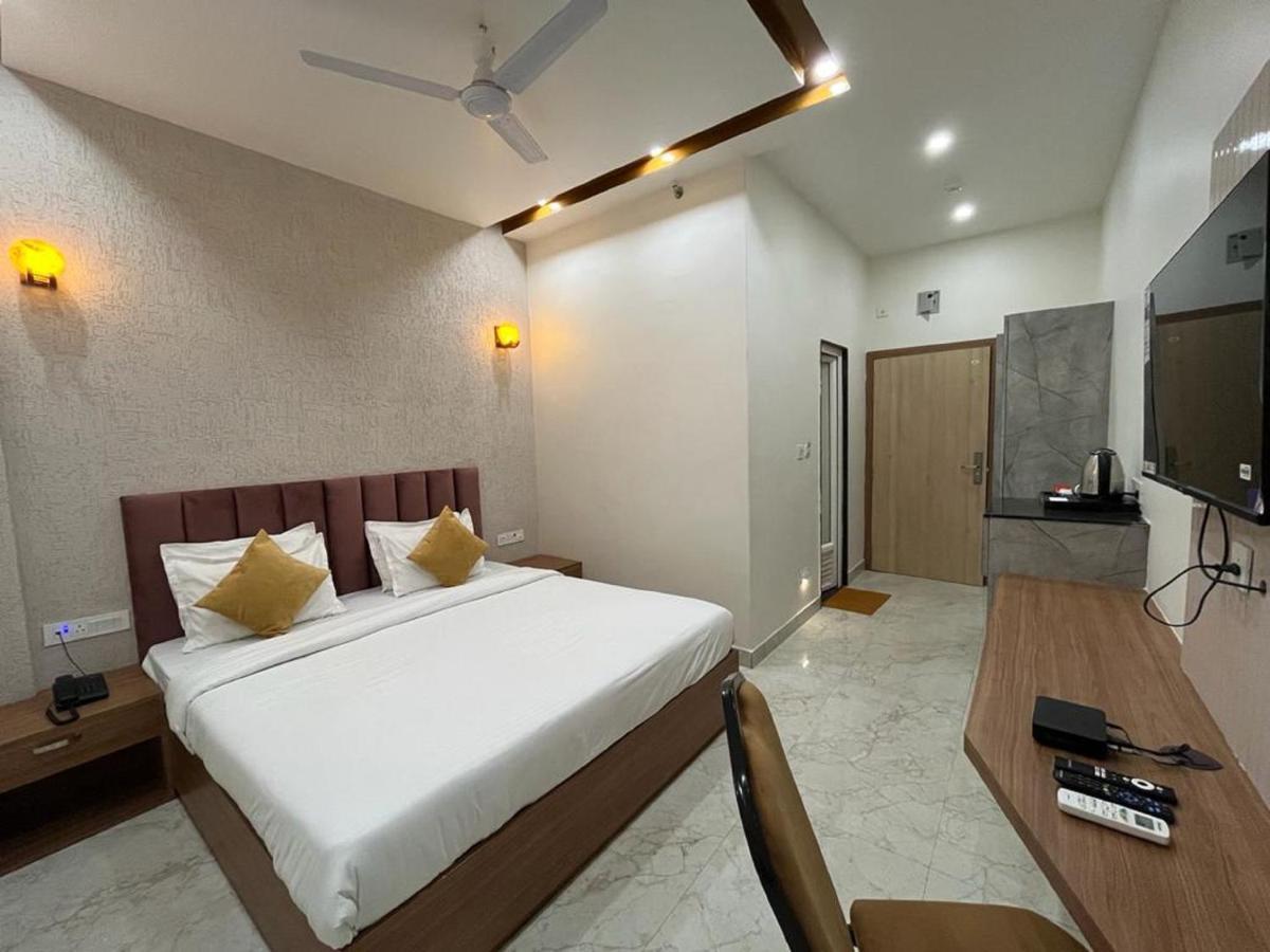 Hotel Satsang Grand Varanasi Dış mekan fotoğraf