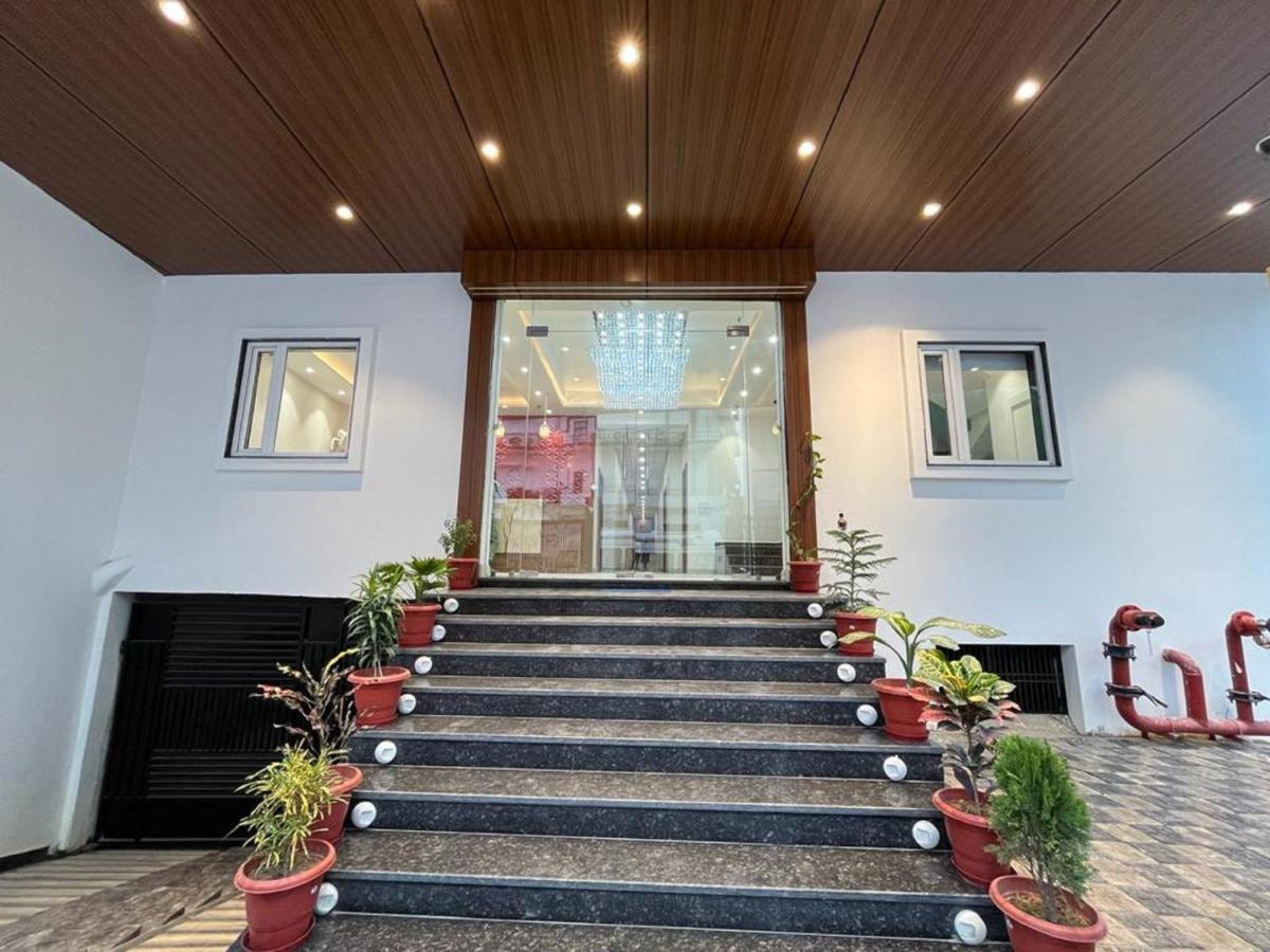 Hotel Satsang Grand Varanasi Dış mekan fotoğraf