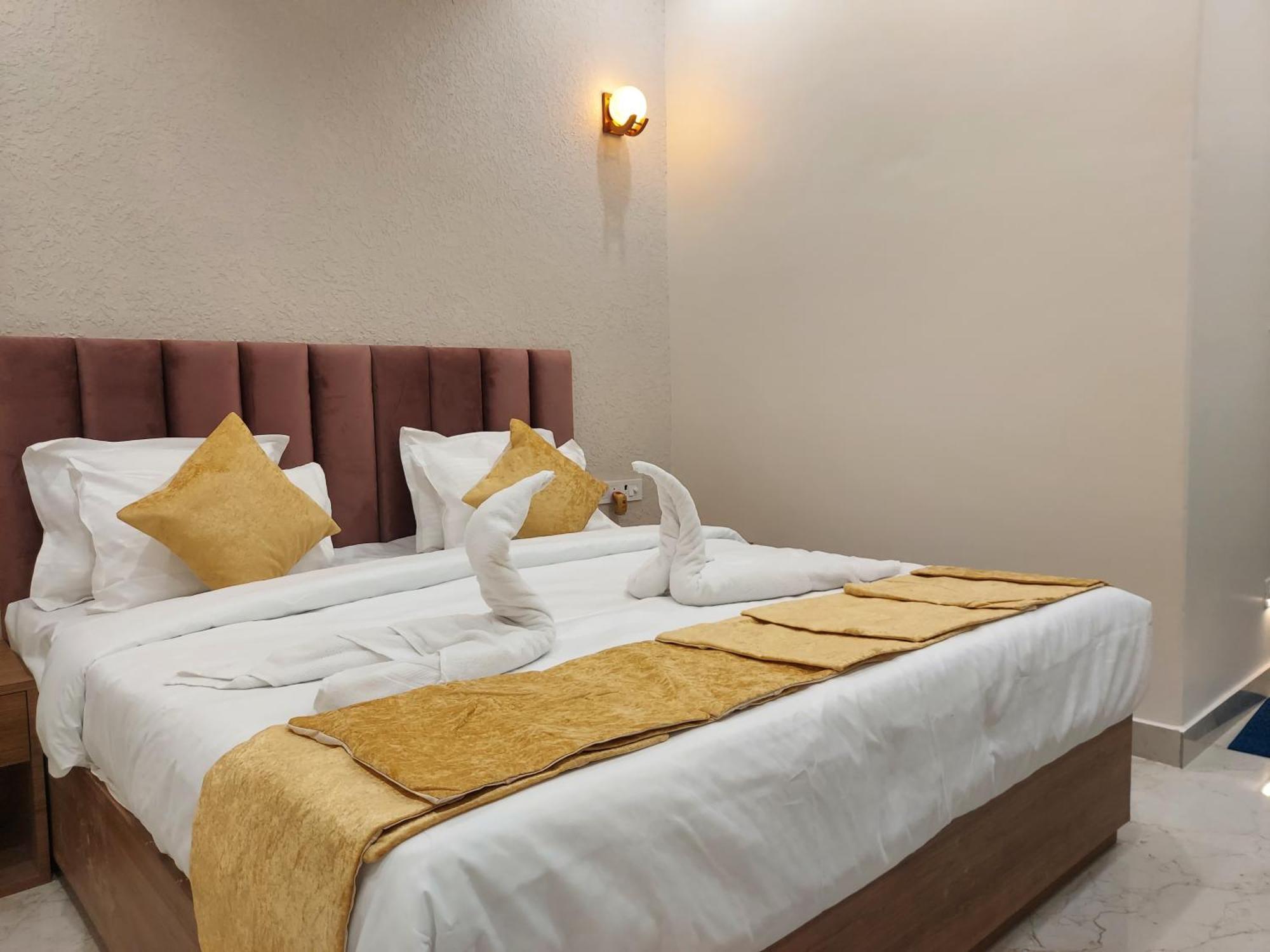 Hotel Satsang Grand Varanasi Dış mekan fotoğraf