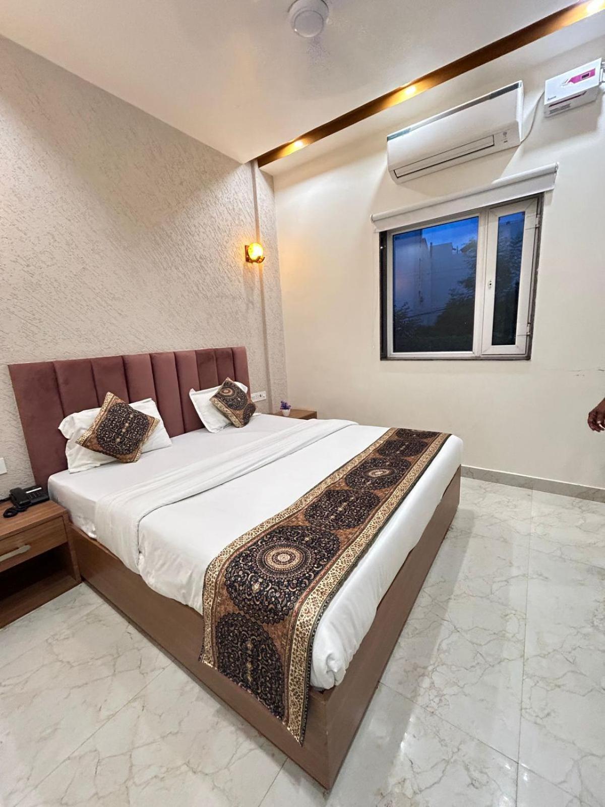 Hotel Satsang Grand Varanasi Dış mekan fotoğraf