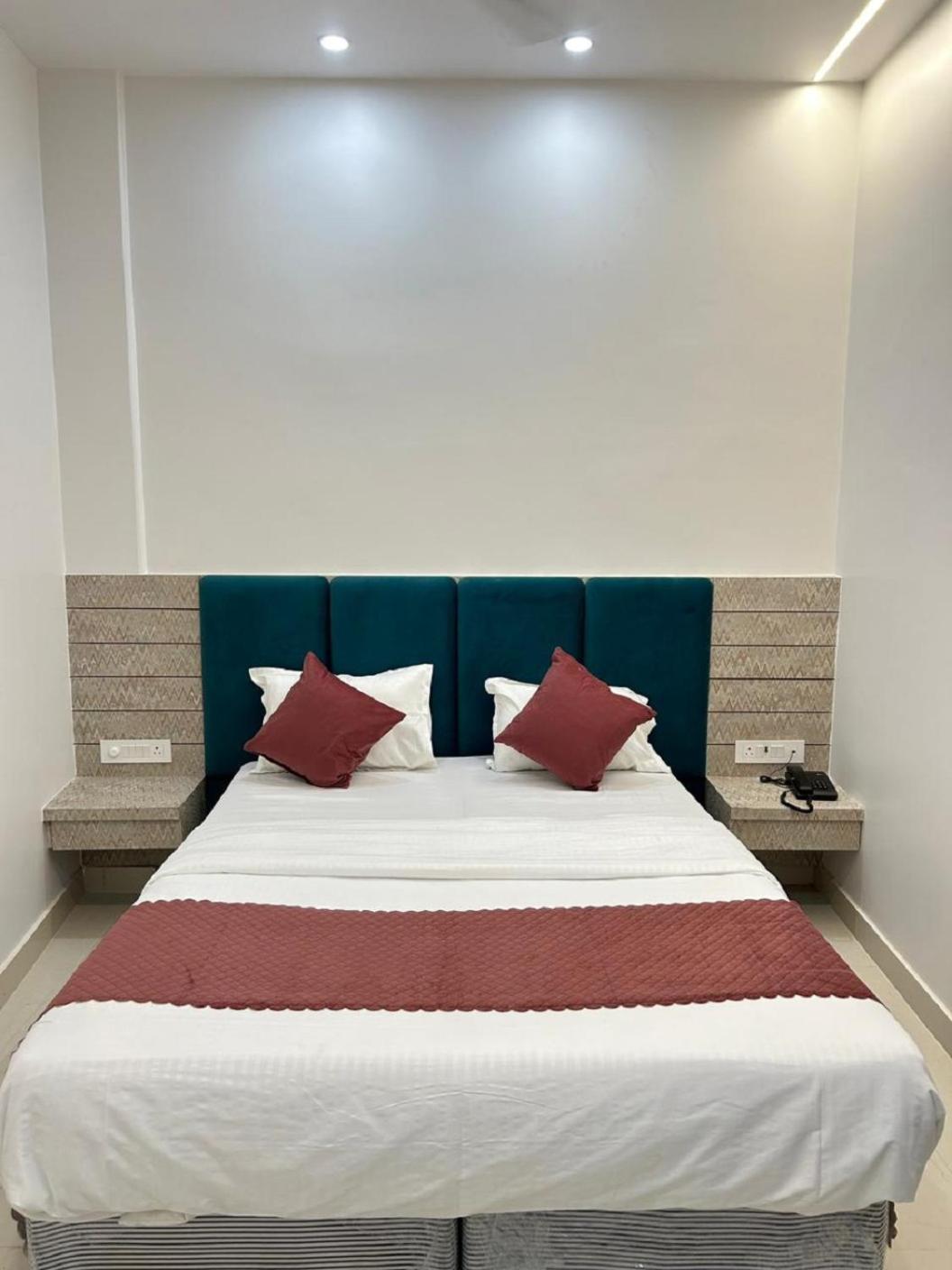 Hotel Satsang Grand Varanasi Dış mekan fotoğraf